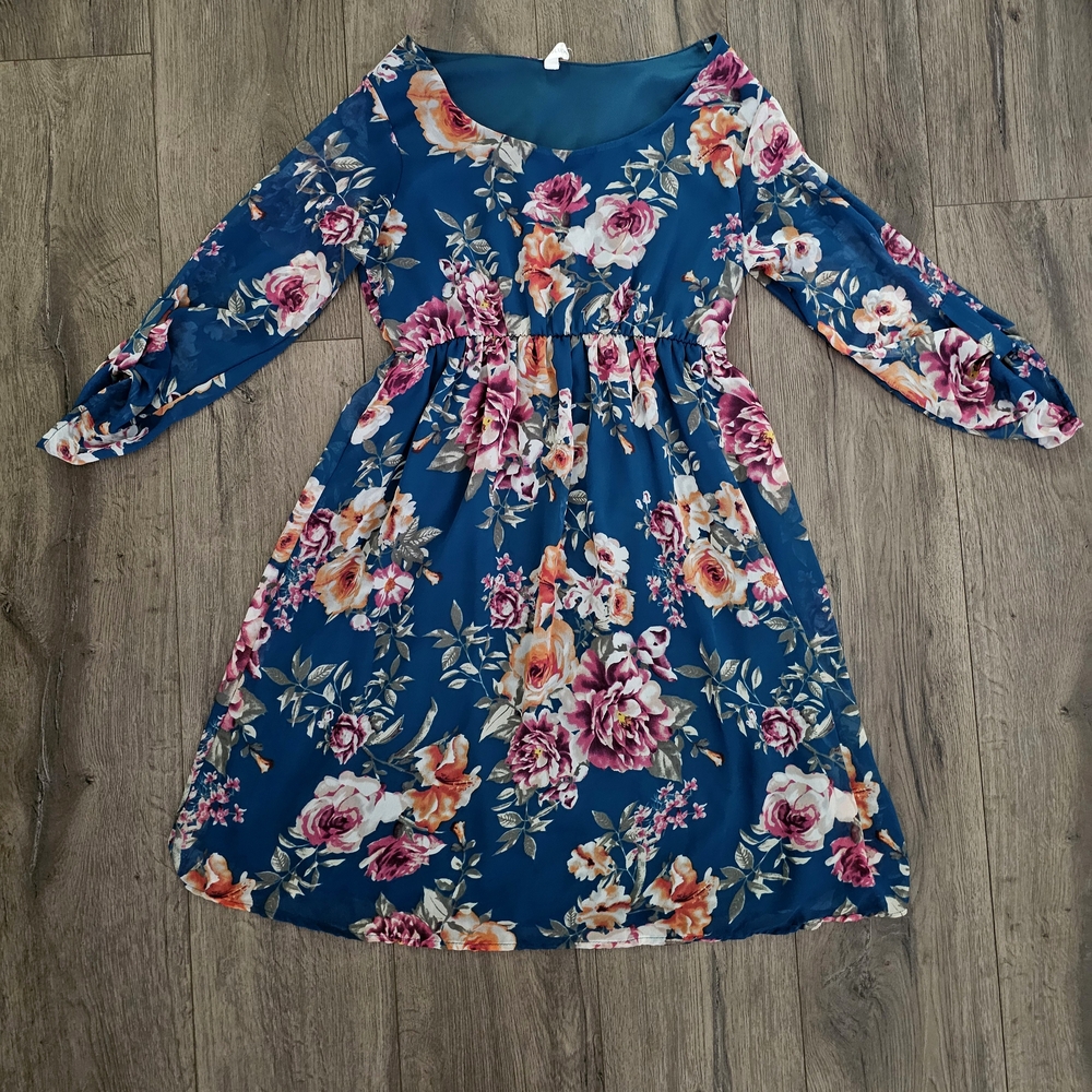 Women's Pink Blush floral dress. Size Small